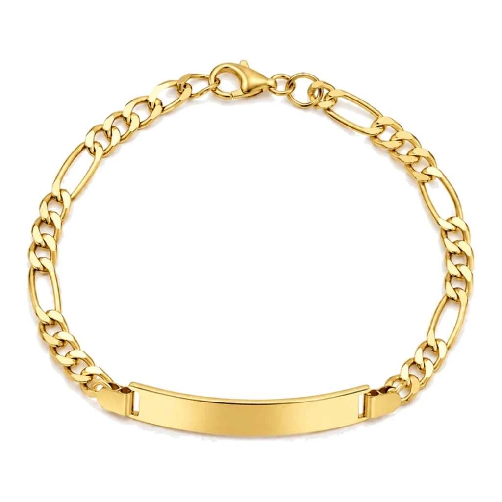 Pulseira chapa fígaro em ouro 18k vista em outro ângulo