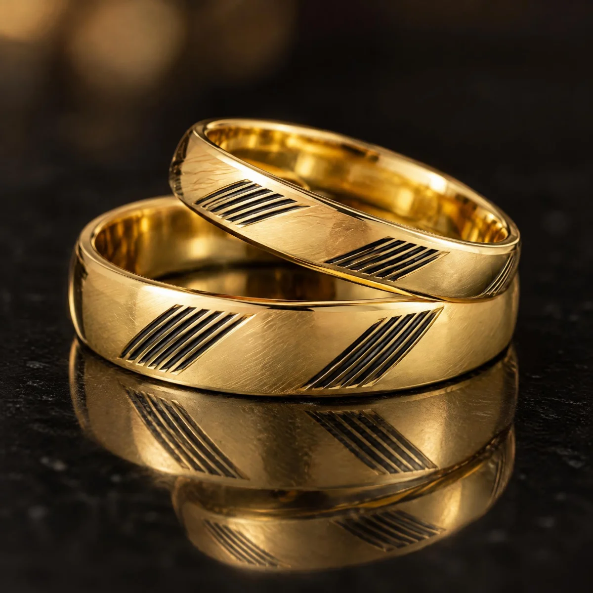 Aliança Diamantada em Listras em ouro 18k, em foto de estúdio