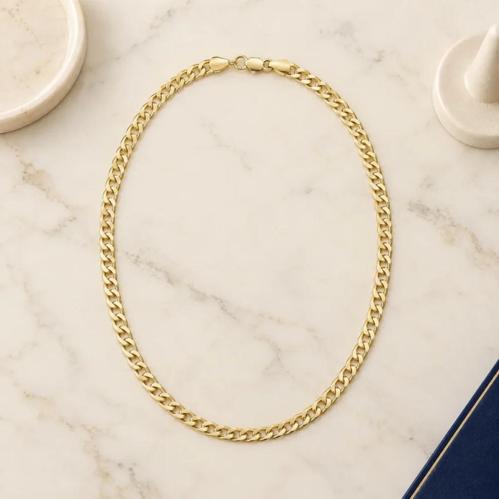 Corrente Grumet Masculina em Ouro 18k, em outro ângulo, foto de estúdio