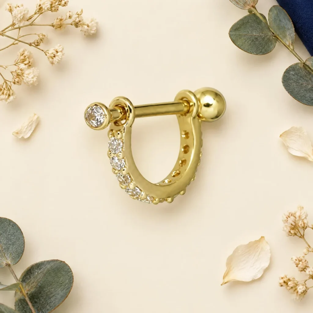 Piercing de Orelha Ouro 18k para Cartilagem, em foto de estúdio