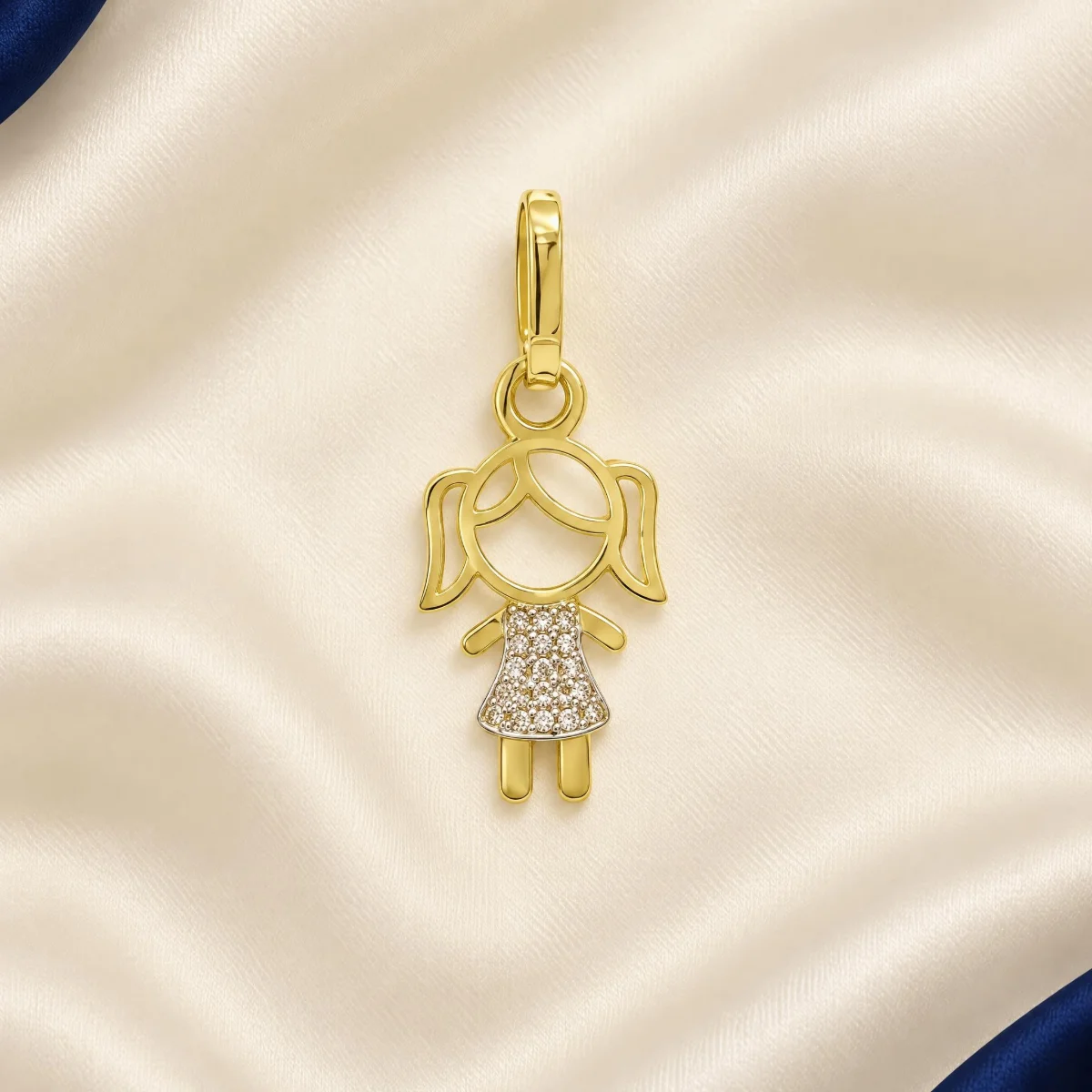 Pingente Menina Ouro 18k, em foto de estúdio